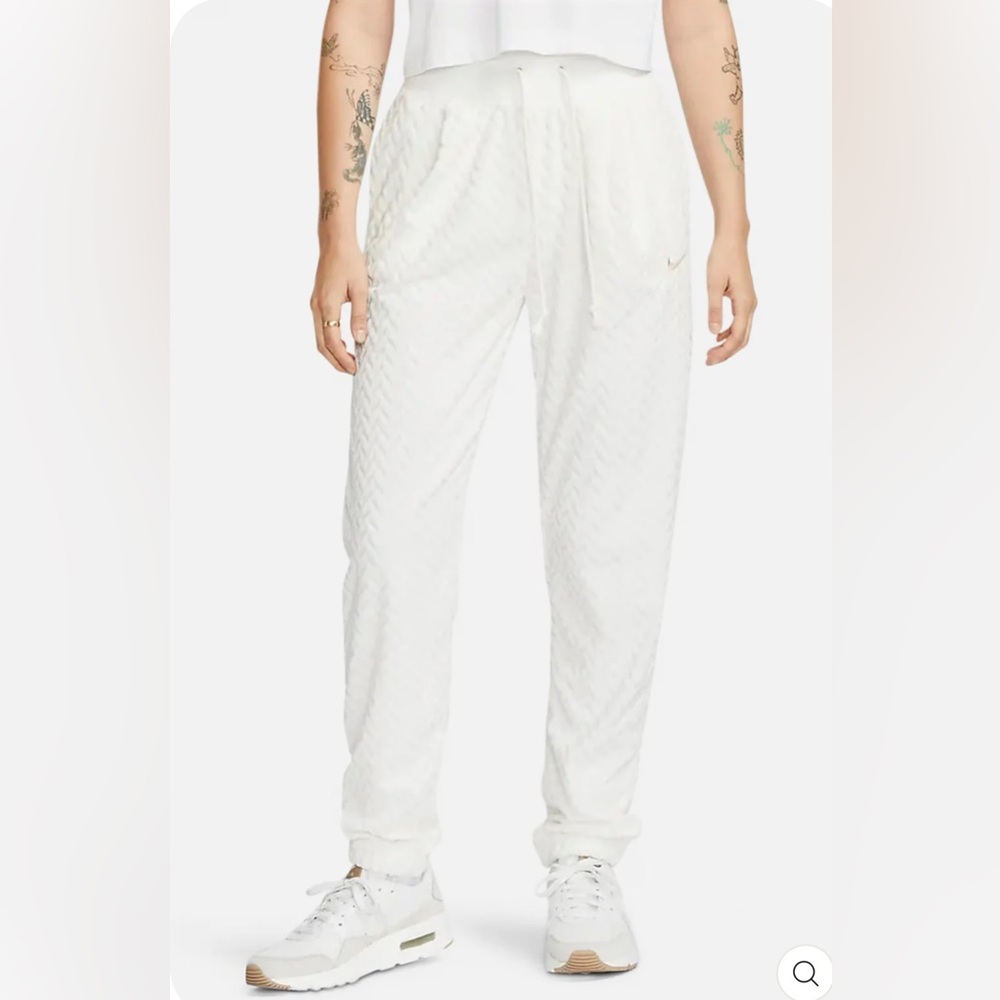 Nike Joggers Women’s‎ Sz L Everyday White Track Tapered Leg and High-Waisted Fit